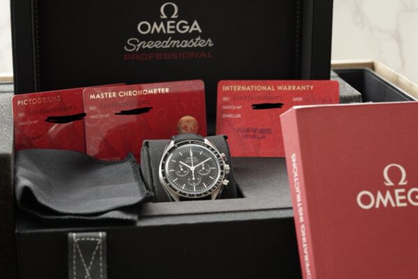 2024 Omega Speedmaster Moonwatch Professional Hesalite 42mm 310.32.42.50.01.001 - Image 9